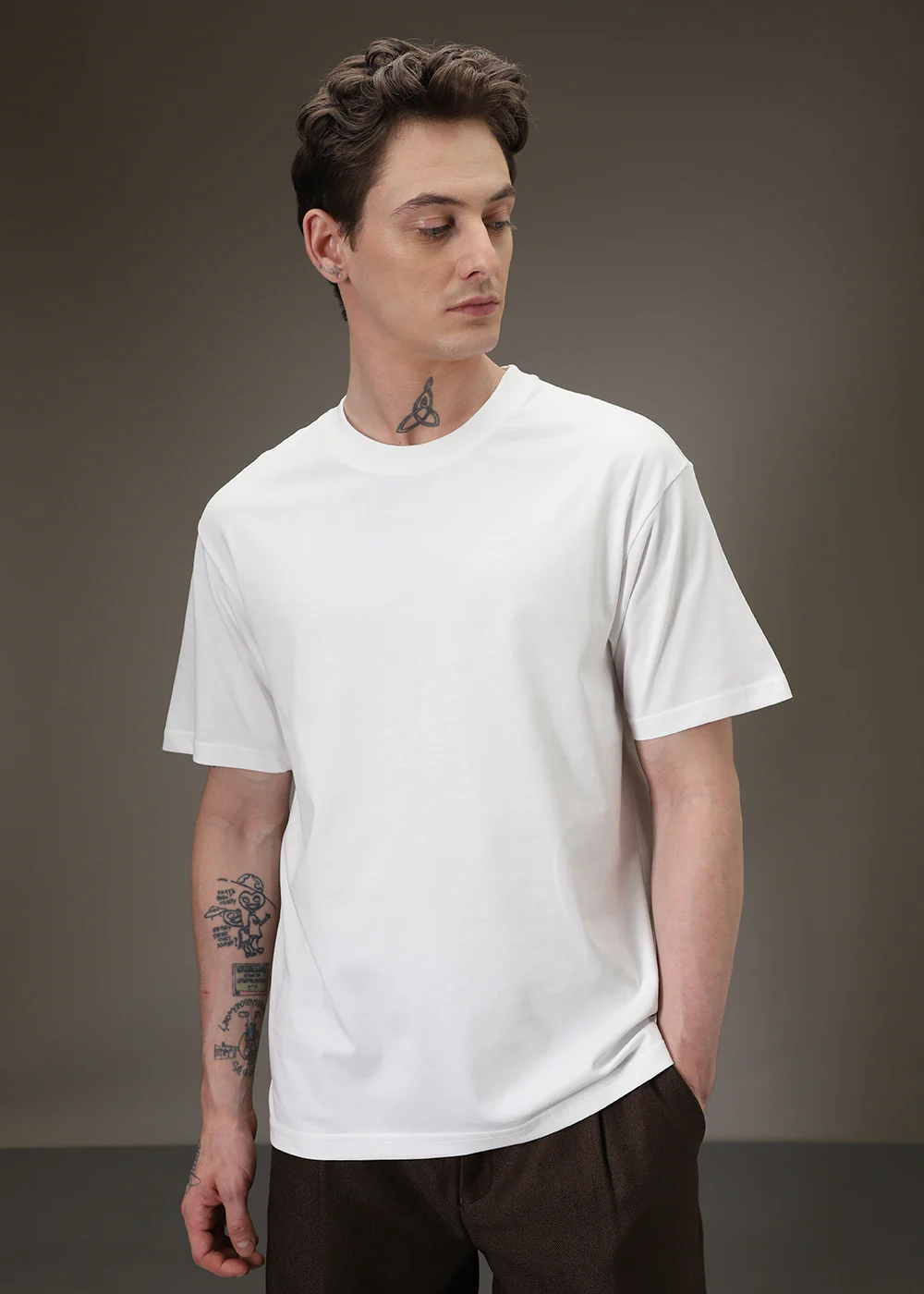White Plain Basic Oversized T-shirt - Image 3