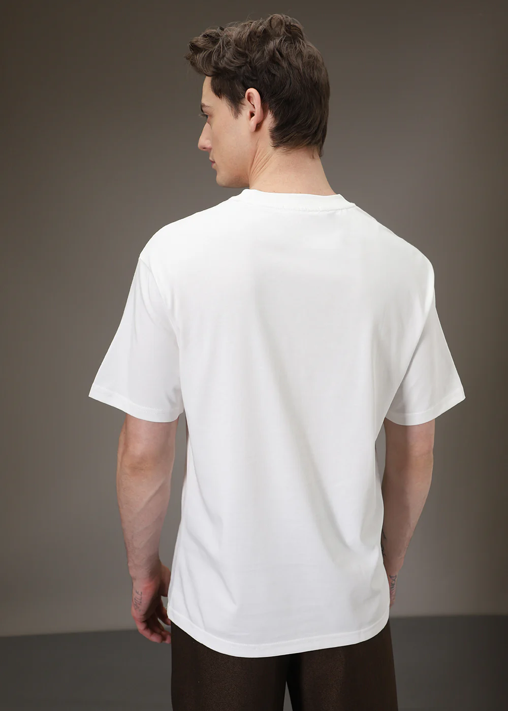 White Plain Basic Oversized T-shirt - Image 4