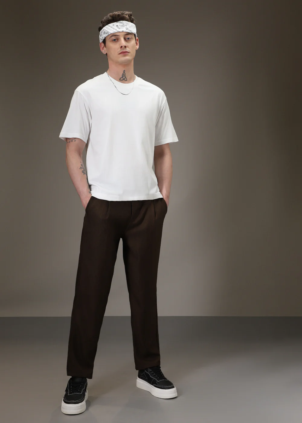 White Plain Basic Oversized T-shirt - Image 7