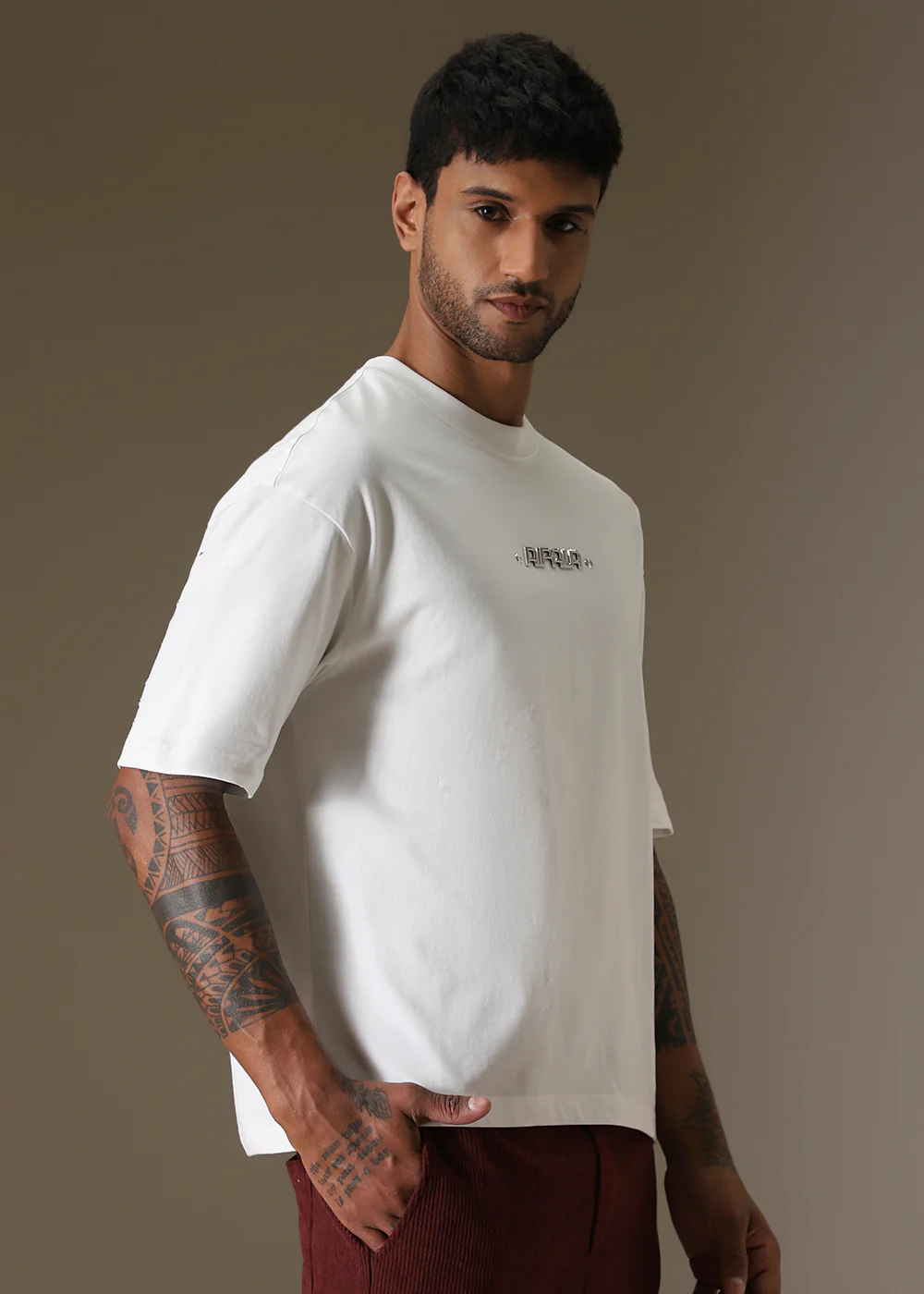 White Plain Embellished Oversized T-shirt - Image 4