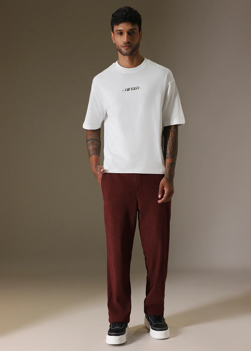 White Plain Embellished Oversized T-shirt - Image 6
