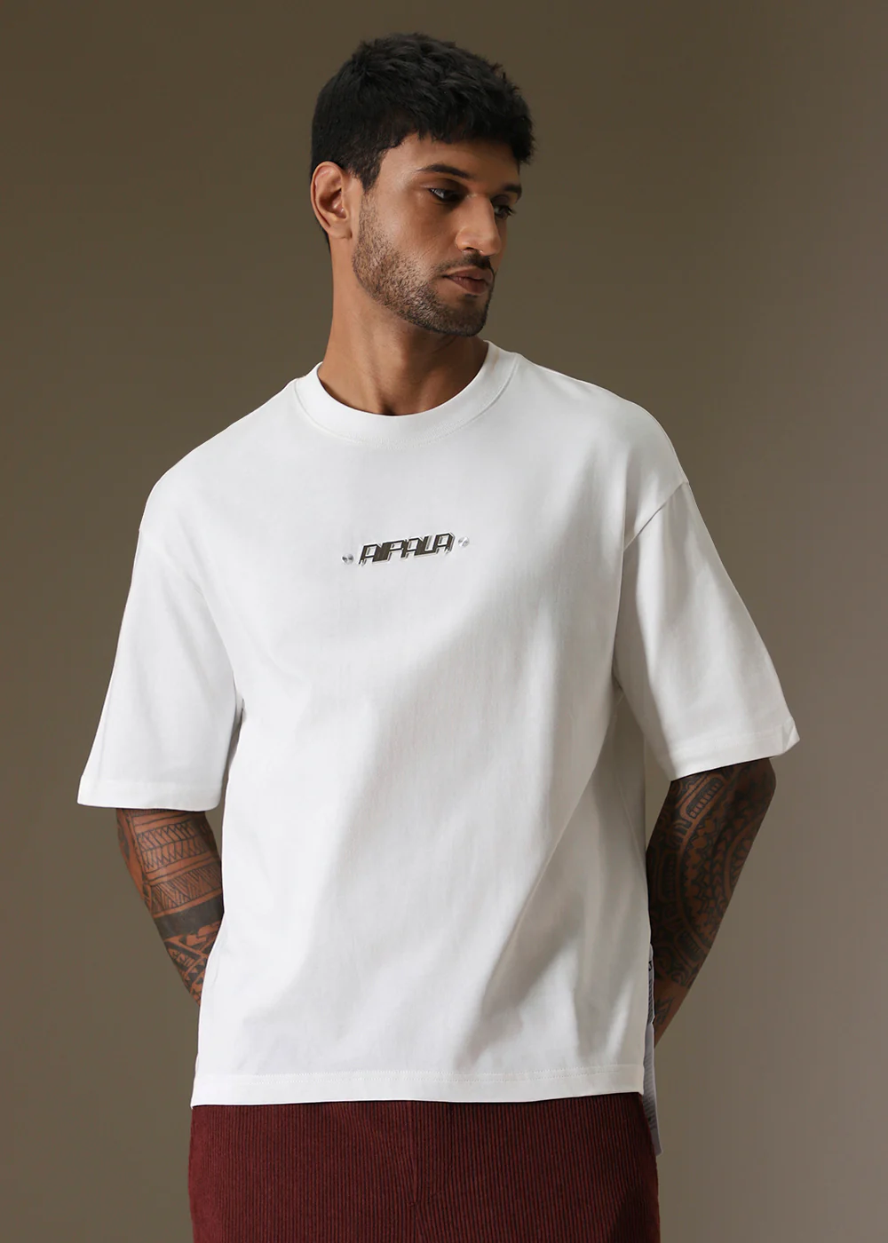 White Plain Embellished Oversized T-shirt - Image 7