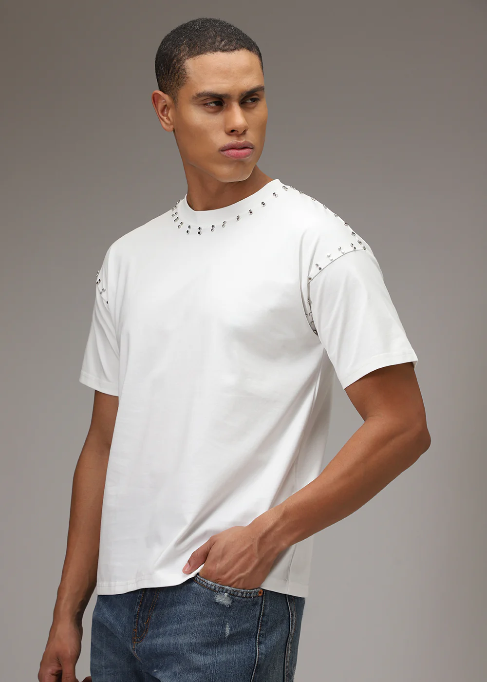 White Plain Embellishment Oversized T-shirt - Image 5