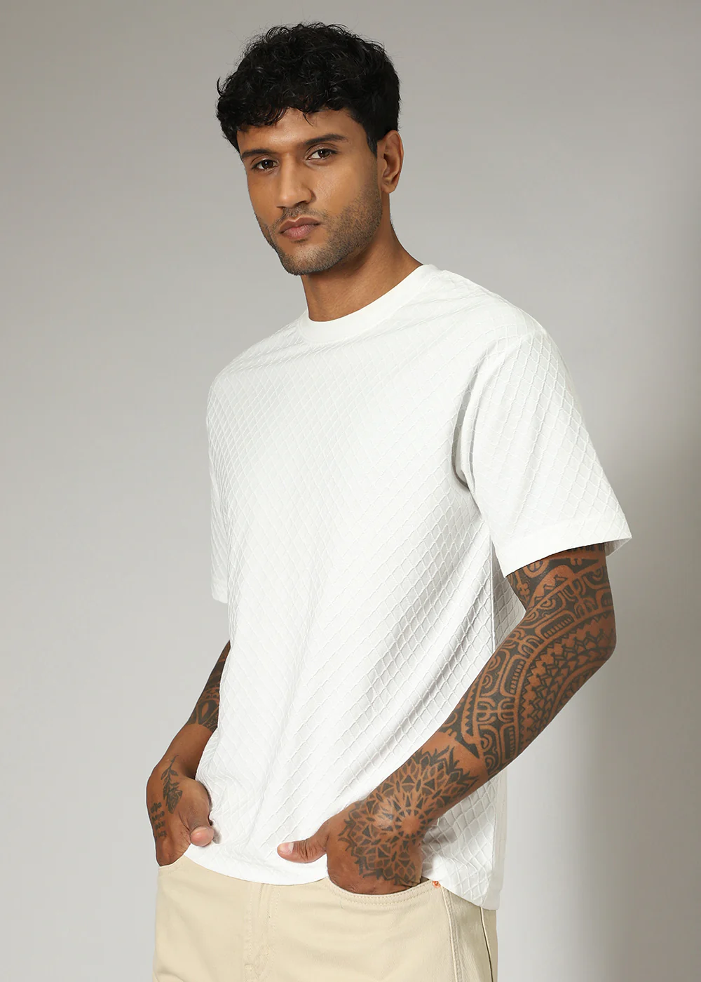 White Plain Textured Regular T-shirt - Image 3