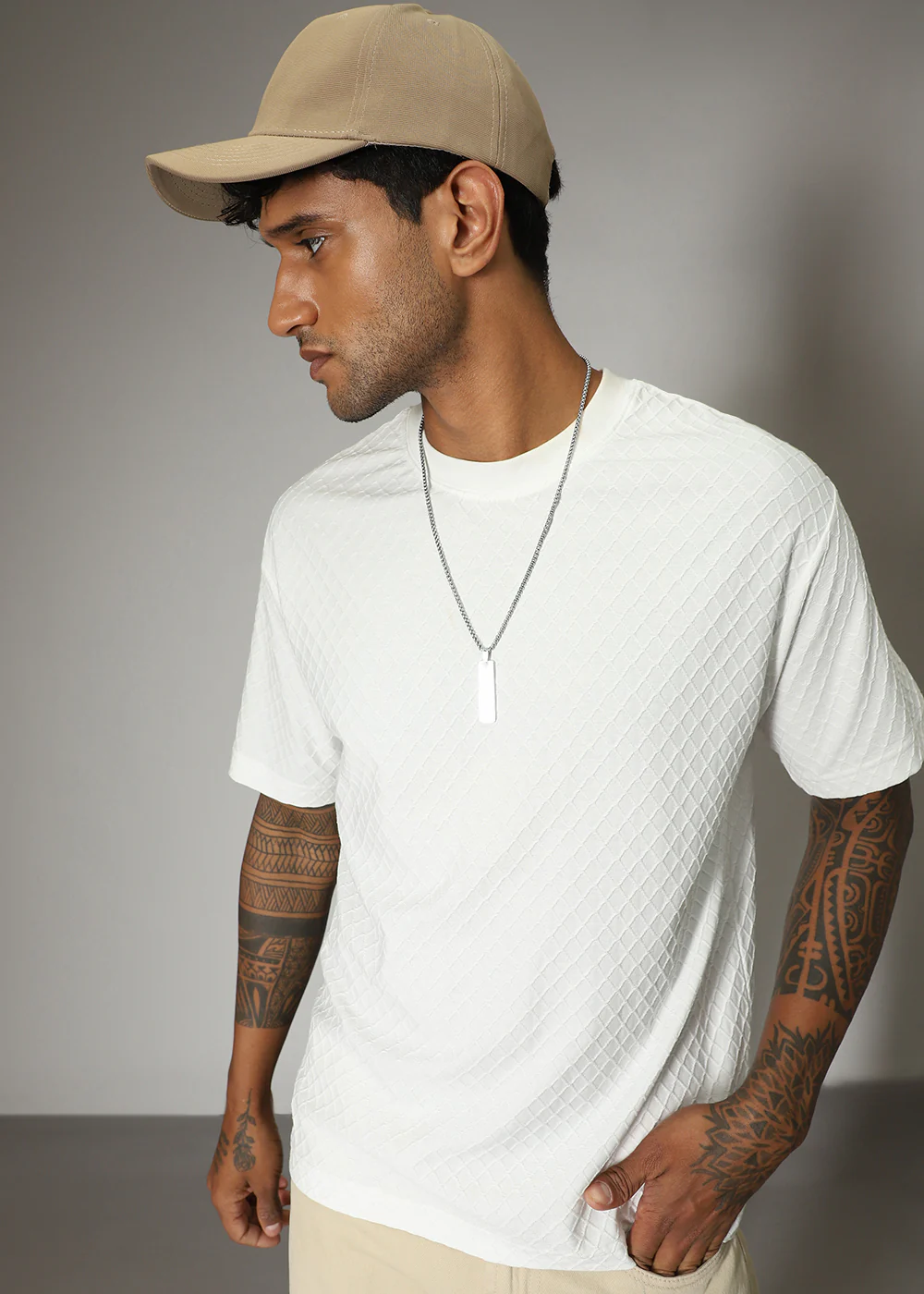 White Plain Textured Regular T-shirt - Image 5