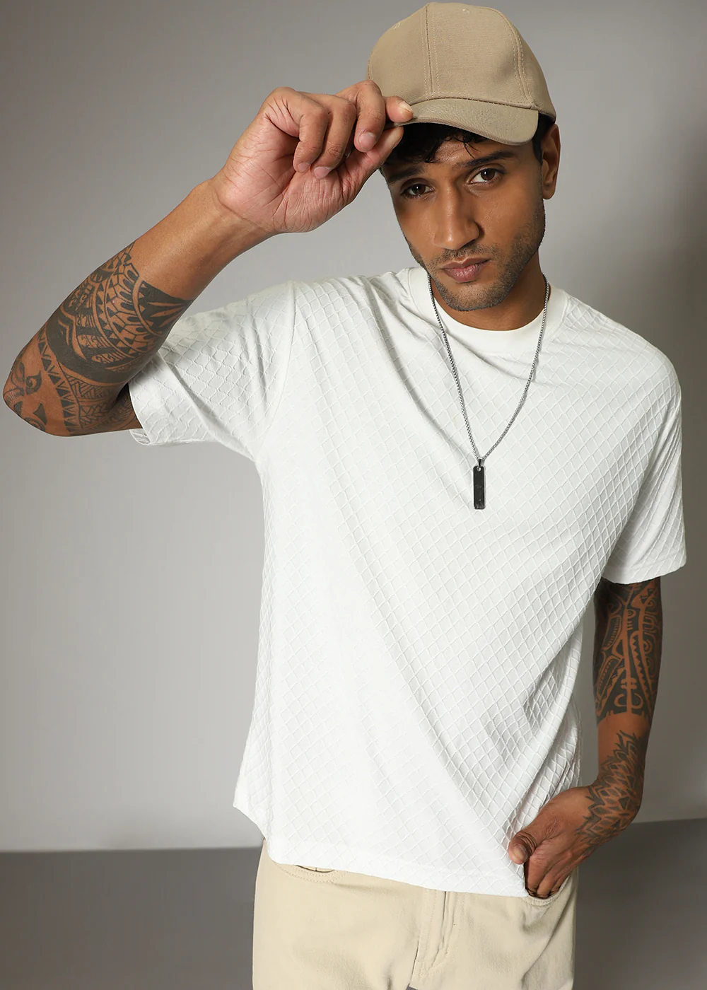 White Plain Textured Regular T-shirt - Image 6