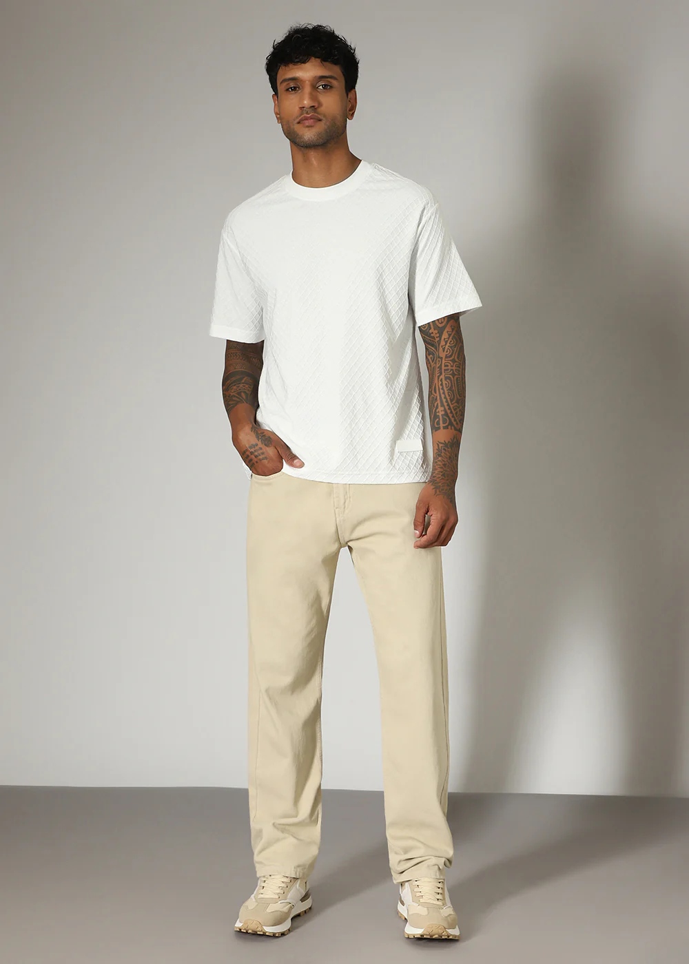 White Plain Textured Regular T-shirt - Image 8