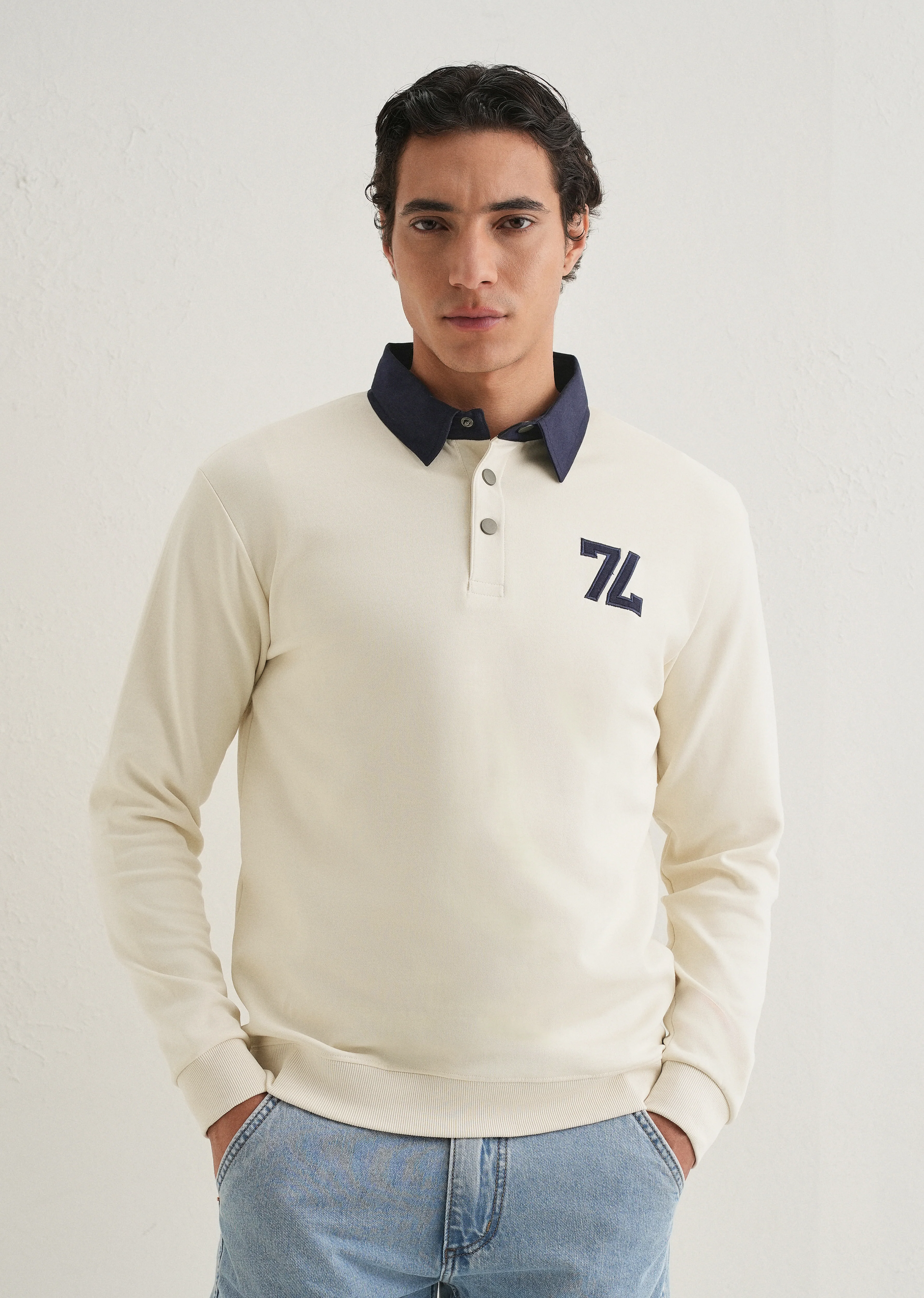 White Polo Knitted Sweatshirt - Image 4