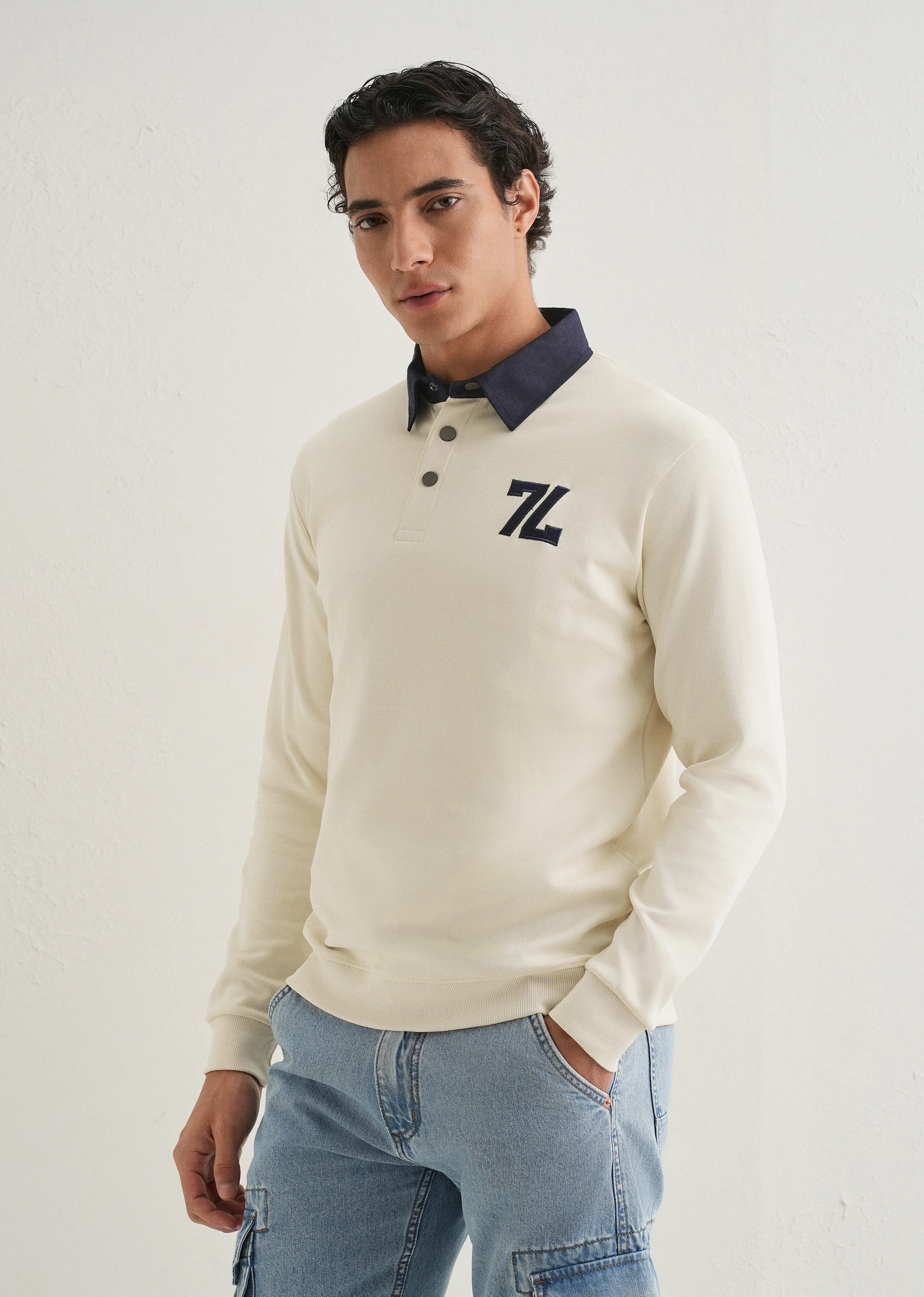 White Polo Knitted Sweatshirt - Image 5