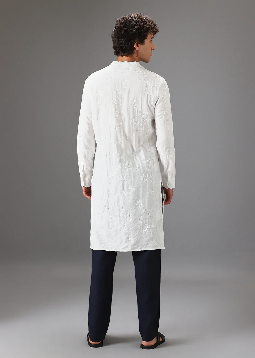 White Self Thread Embroidered Kurta - Image 4