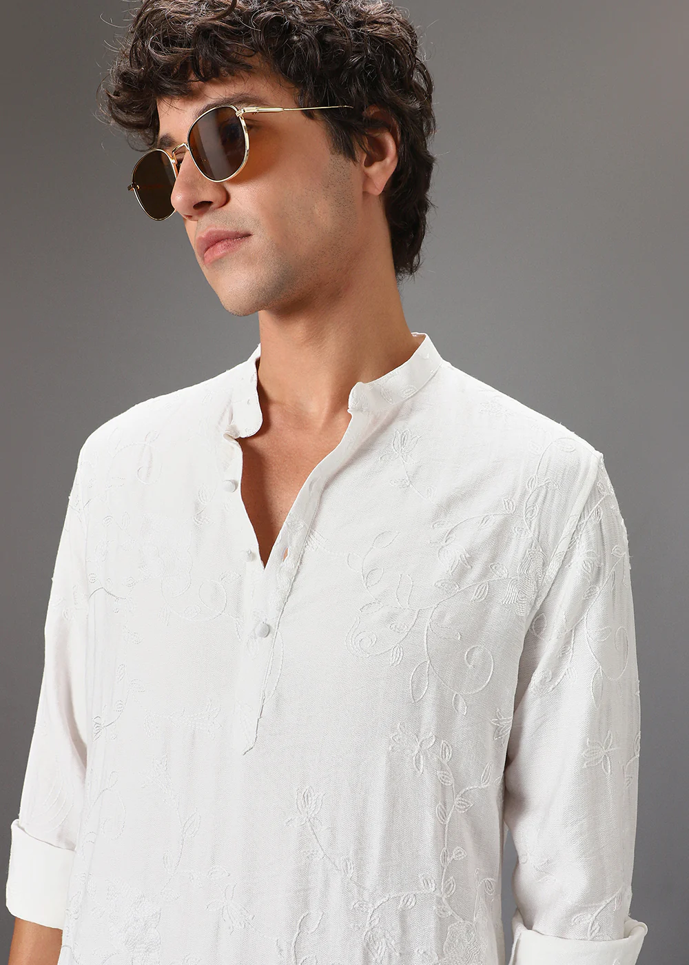 White Self Thread Embroidered Kurta - Image 6