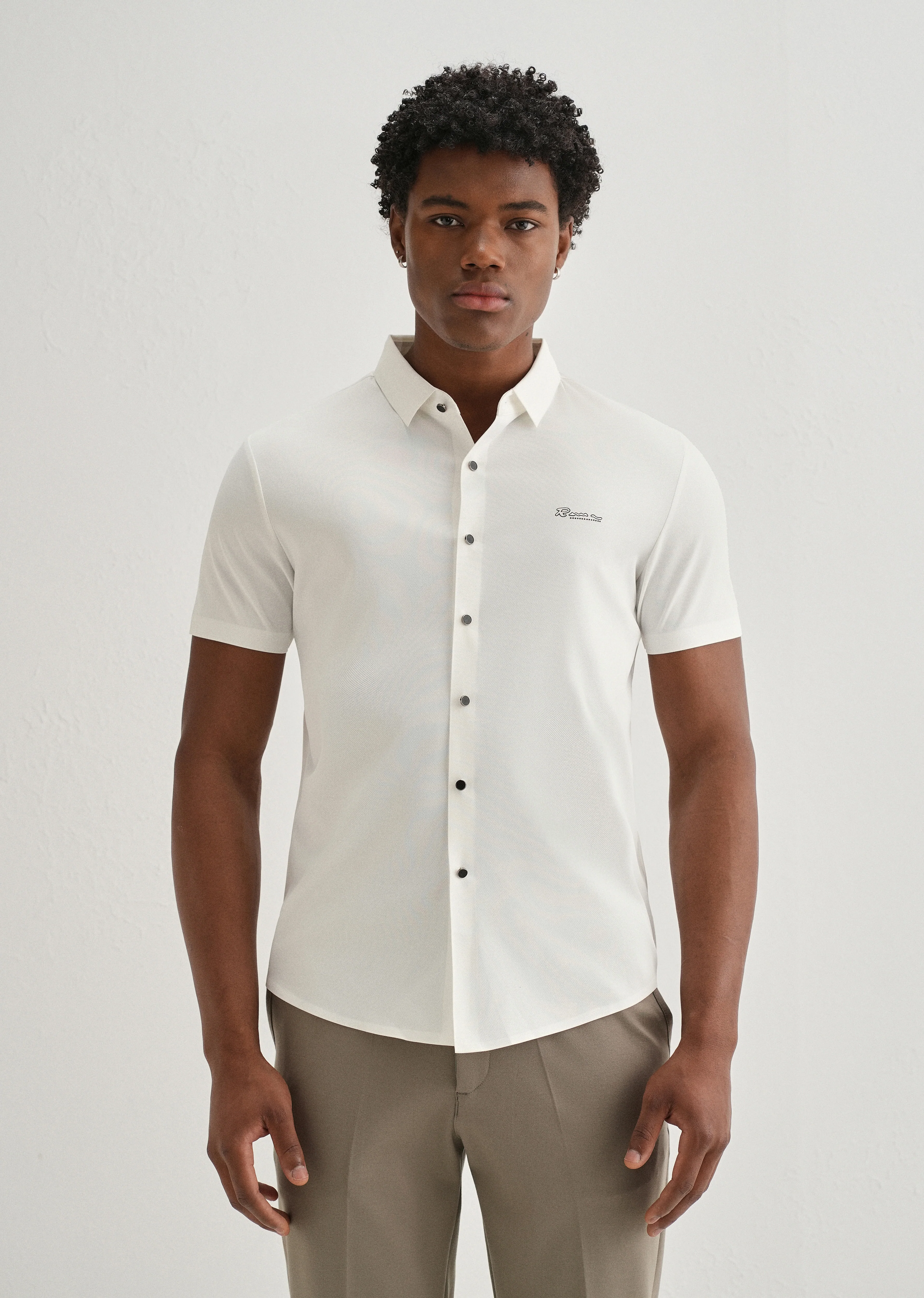 White Stitchless Half Sleeve Shirt - Image 3