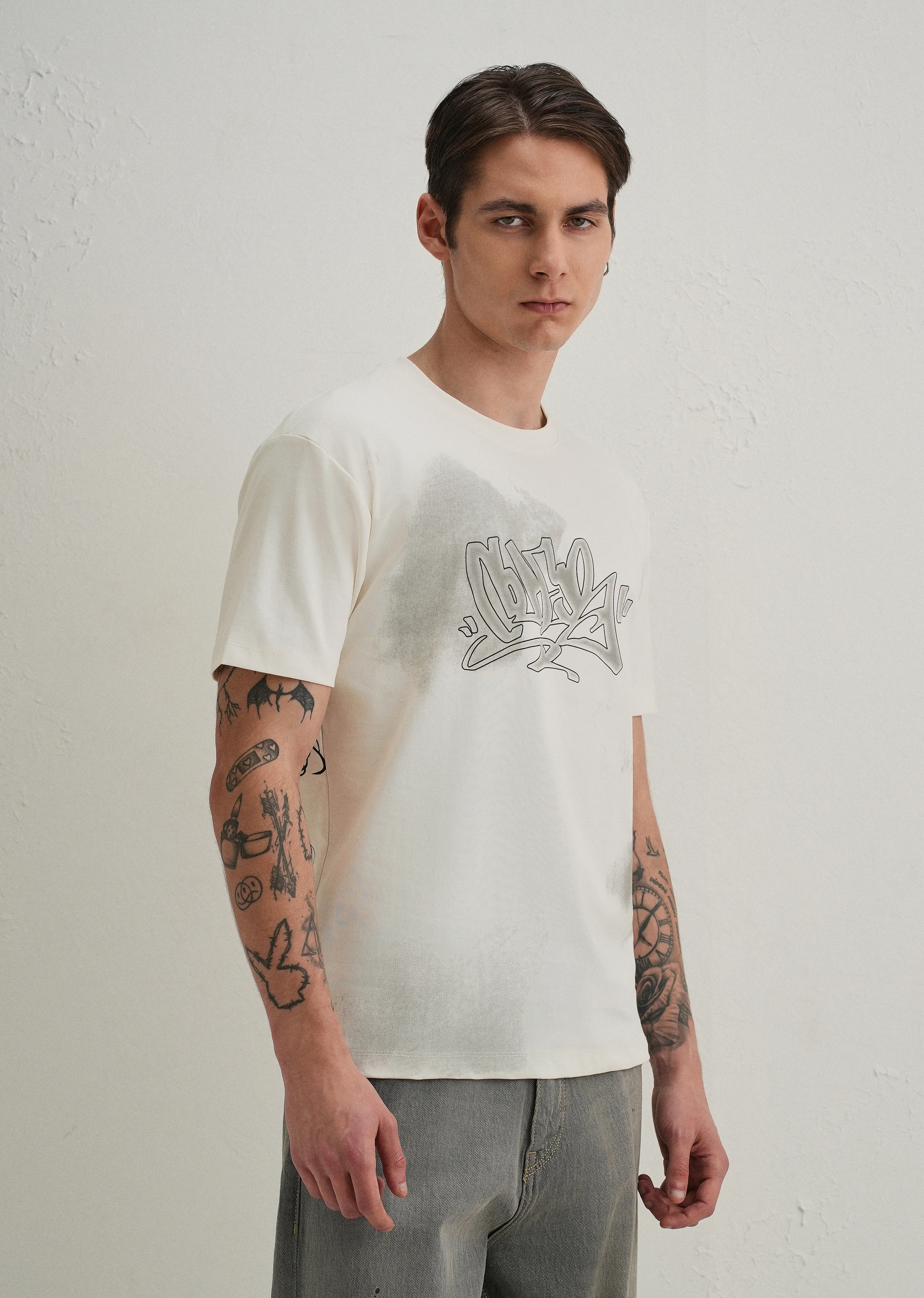 White Textured Back Print T-Shirt - Image 5