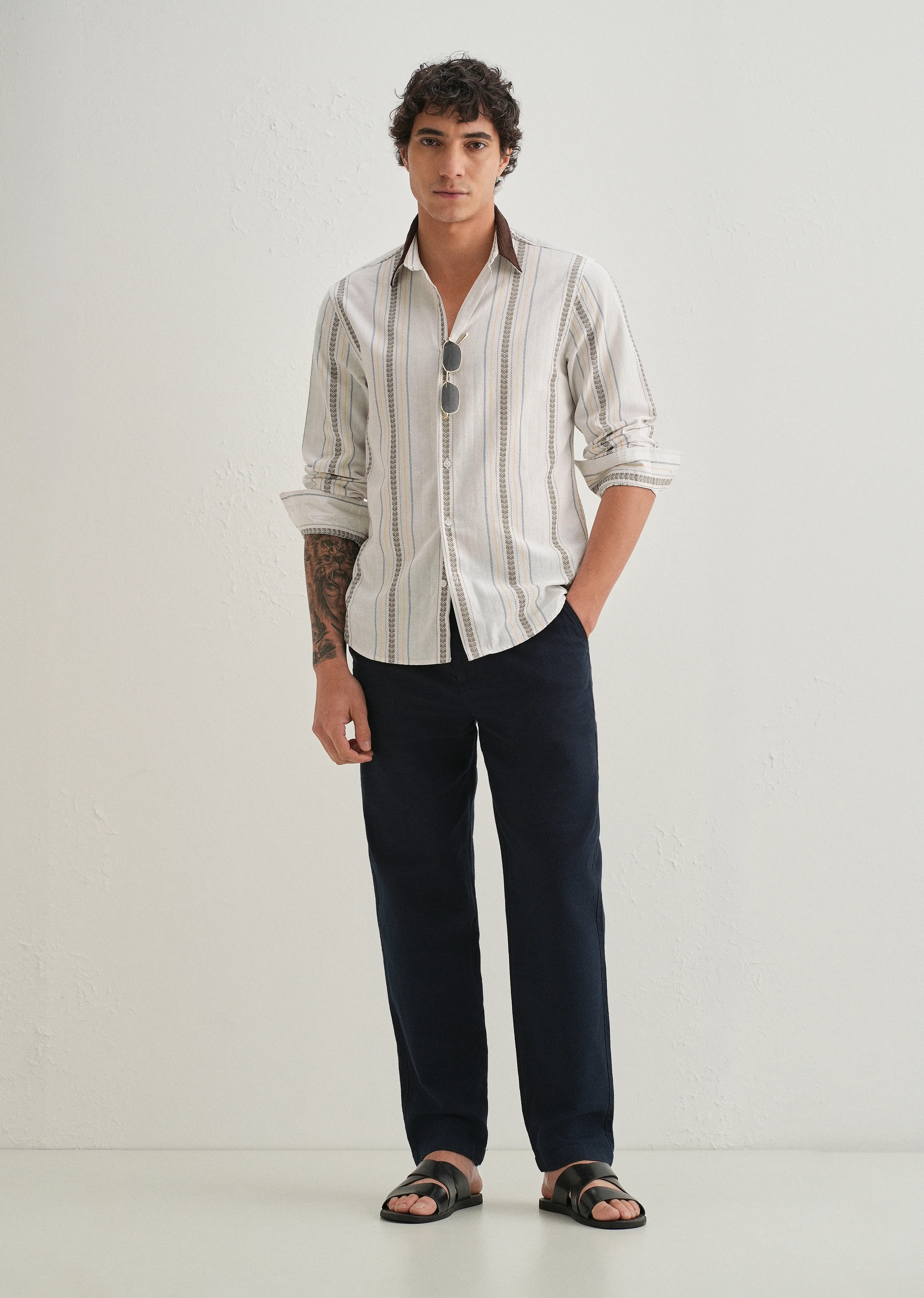 White Woven Striped Suede Collar Shirt - Image 7