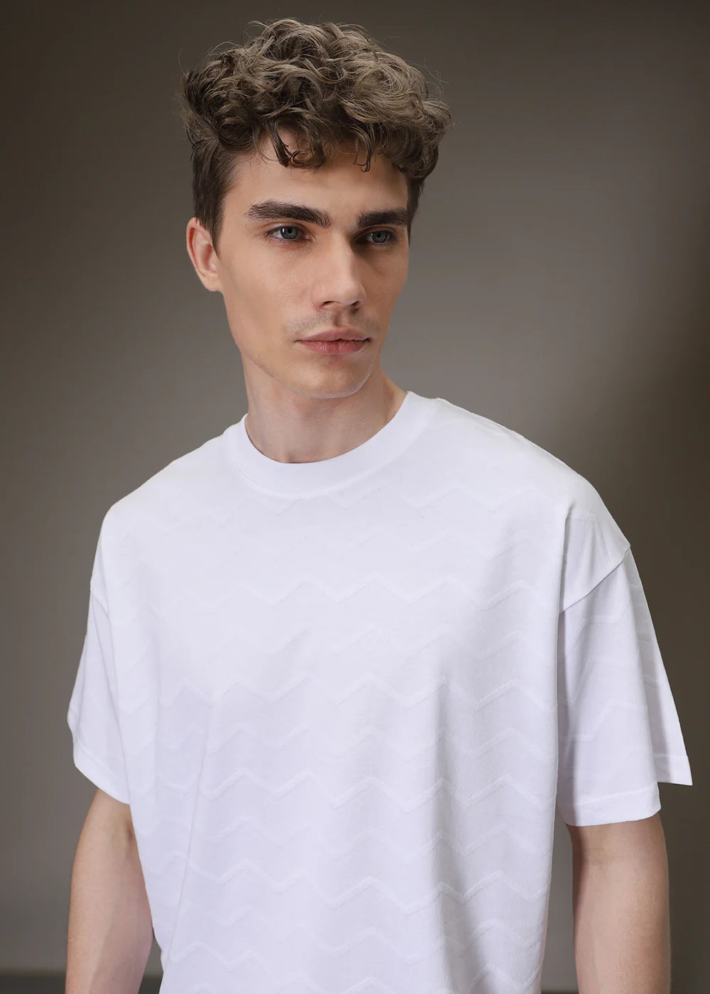 White Zig Zag Textured T-shirt - Image 8