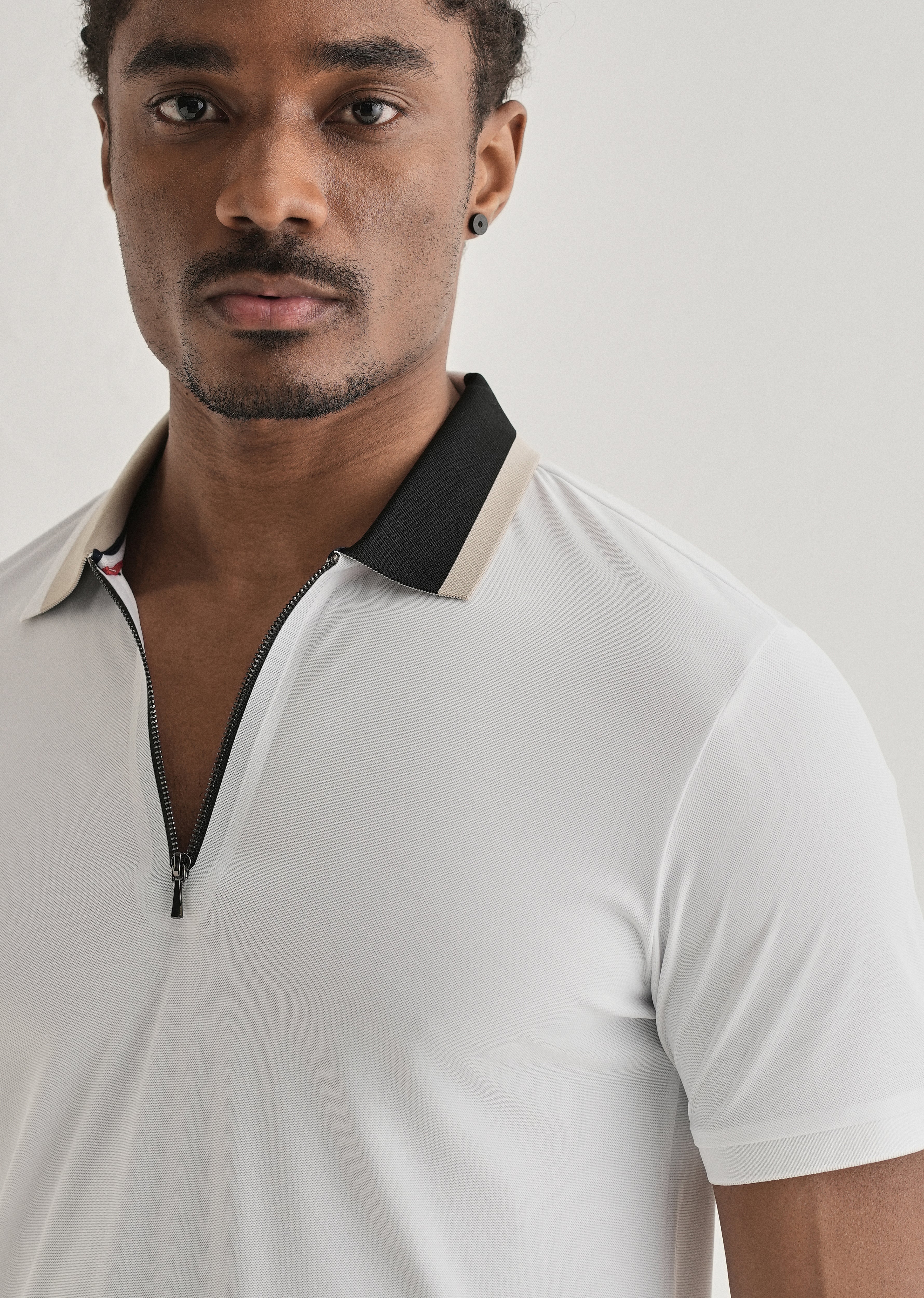 White Zipper Polo Collar Seamless T-shirt - Image 5